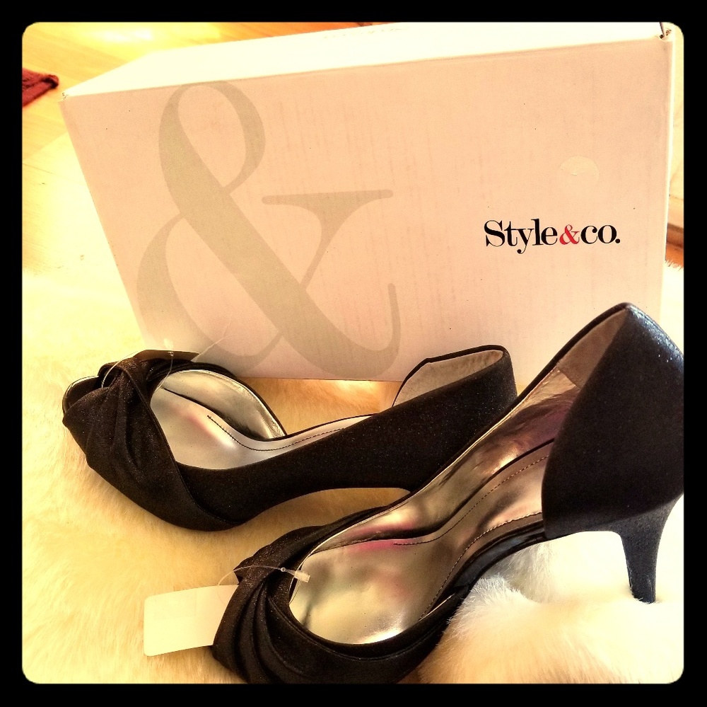 NWT Style & Co  Heels